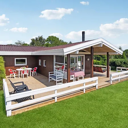 Beautiful Home In Sydals With Sauna * Skovby (Syddanmark)